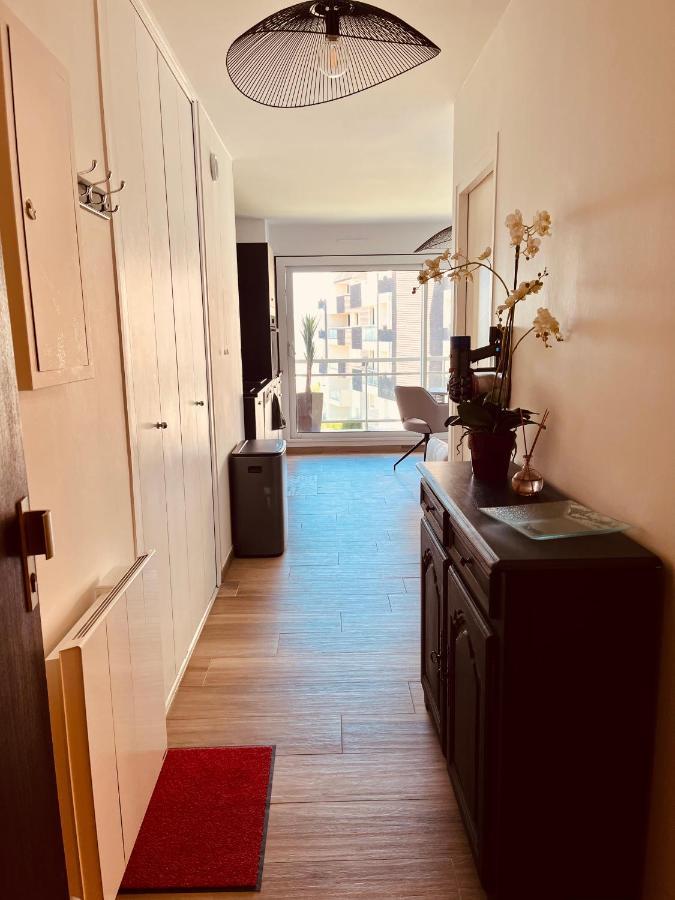 Studio, Vue à 150m De La